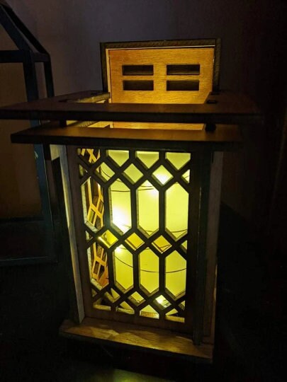 Prairie Style Diamond Wall Lantern ~ Frank Lloyd Wright inspired home decor for the Craftsman Style bungalow ~ Wall lantern for LED candle